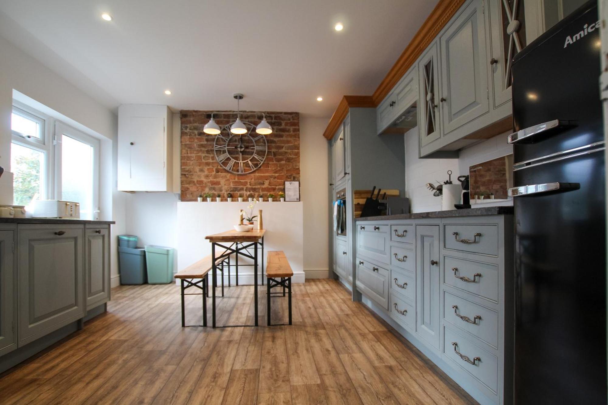 Fairways View - Spacious Apartment - Sleeps 6 - Lovely Views - By Rework Accommodation ホイレイク エクステリア 写真